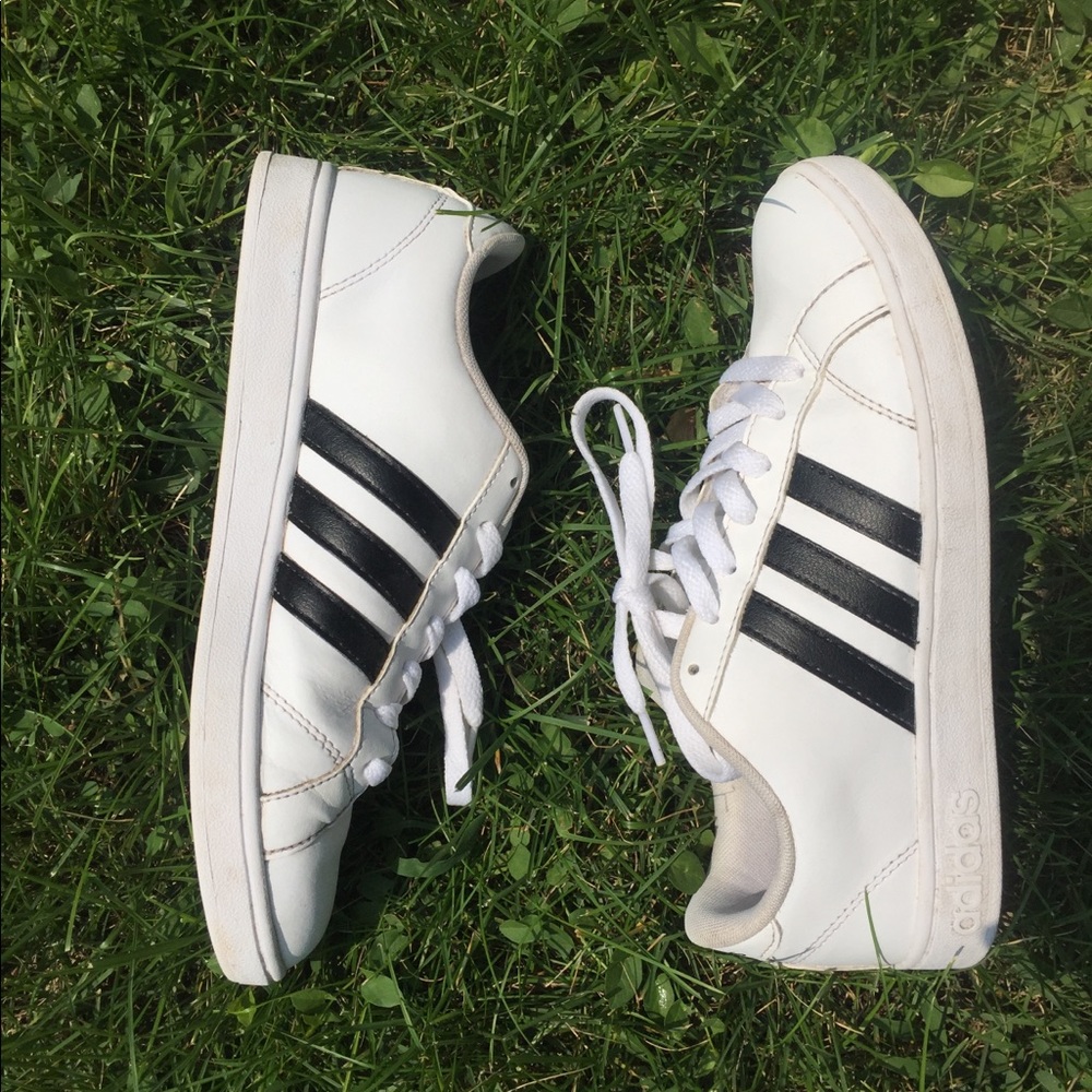 Adidas Originals size 7 Women’s
